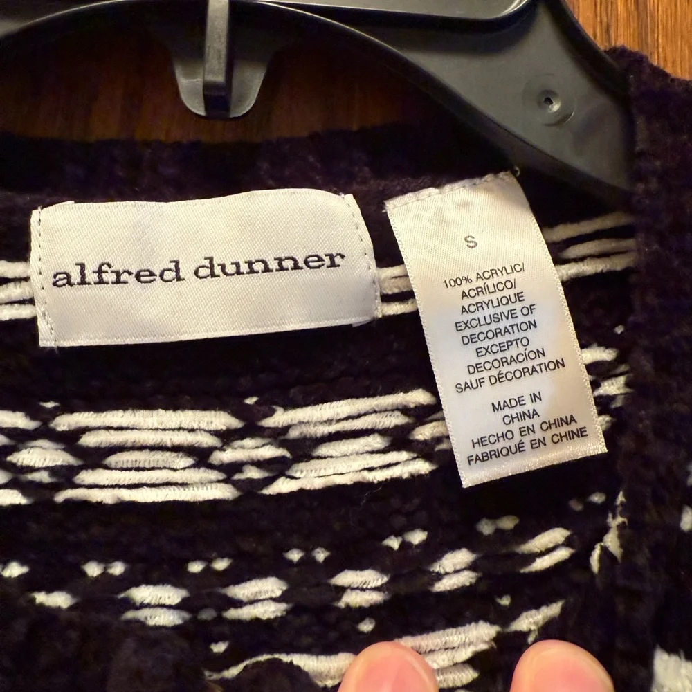 Black and White Alfred Dunner Snowflake Women's Sweater-New